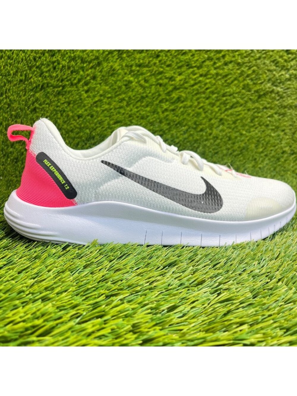 Nike Flex‎ Experience Run 12 Womens Size 11 White Pink Running Shoes Sneakers
